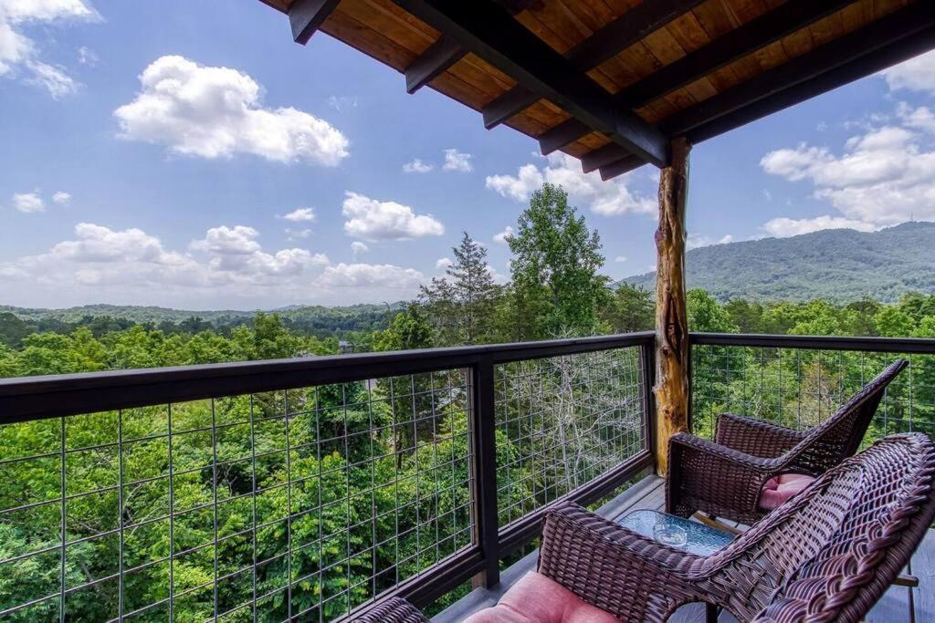 The Log Castle~Stunning Mountain Views~Hot Tub Vila Sevierville Exterior foto