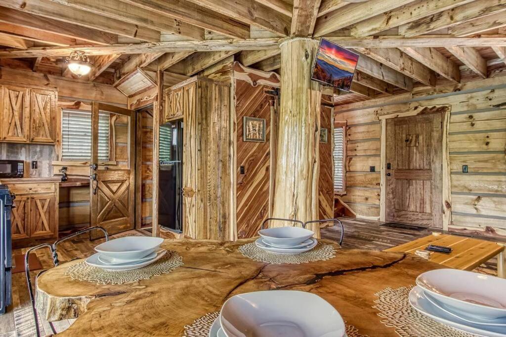 The Log Castle~Stunning Mountain Views~Hot Tub Vila Sevierville Exterior foto