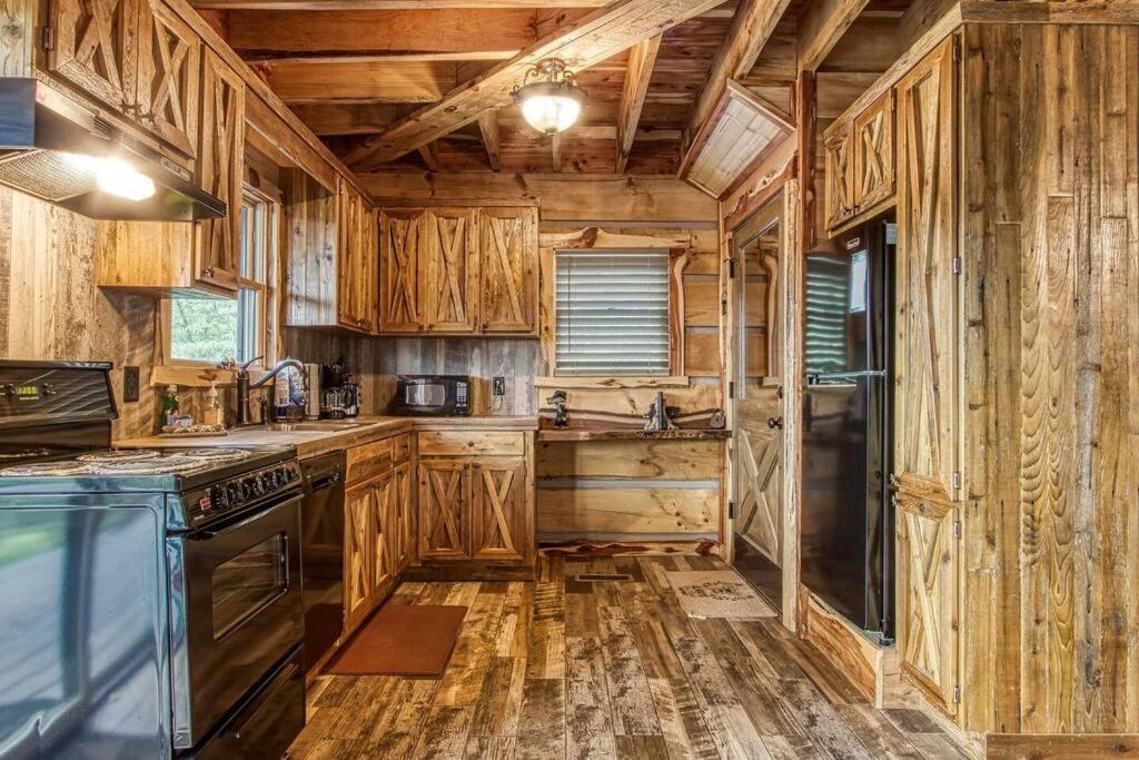 The Log Castle~Stunning Mountain Views~Hot Tub Vila Sevierville Exterior foto