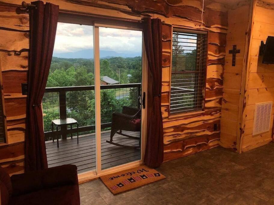 The Log Castle~Stunning Mountain Views~Hot Tub Vila Sevierville Exterior foto