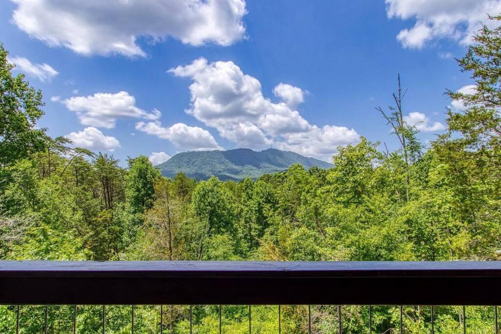 The Log Castle~Stunning Mountain Views~Hot Tub Vila Sevierville Exterior foto